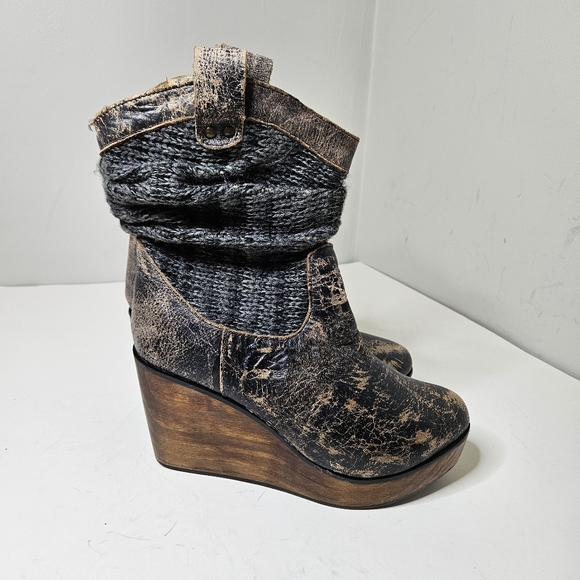 BED STU Bruges Teak Rustic Brown Leather Bootie Boots Slouch Wooden Wedge Sz 8 - Picture 1 of 9